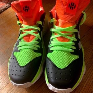 Harden Stepback Basketball shoe